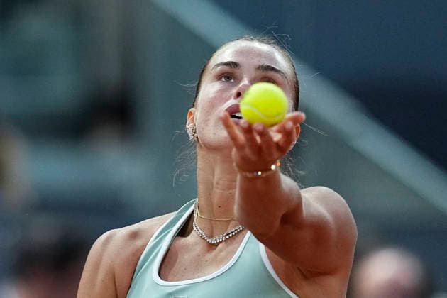 April 25, 2026, Madrid, Madrid, Spain: Aryna Sabalenka of Belarus plays against Jaqueline Cristian of Romania during the Mutua Madrid Open 2026, ATP, Tennis Herren Masters 1000 and WTA, Tennis Damen 1000, at La Caja Magica on April 25, 2026 in Madrid, Spain. Mutua Madrid Open 2026 - Day 6  - ZUMAa181 20260425_zaa_a181_457 Copyright: xOscarxJ.xBarrosox