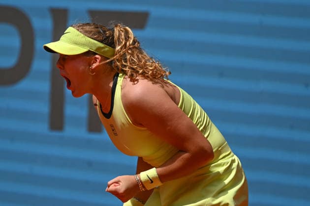 Mutua Madrid Open - Mirra Andreeva Mirra Andreeva (RUS) during her second round match at the Mutua Madrid Open in Madrid , Spain, on April, 25, 2026. Photo by Corinne Dubreuil ABACAPRESS.COM Madrid Spain  Copyright: xDubreuilxCorinne ABACAx