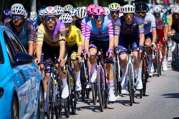 61st Presidential Cycling Tour of Turkiye IZMIR, TURKIYE - APRIL 26: Cyclists compete in the first stage of the 61st Presidential Cycling Tour of Turkiye, a 148-kilometer route from Cesme to Selcuk, on April 26, 2026 in Izmir, Turkiye. Held under the auspices of the Turkish Presidency and supported by the Turkish Youth and Sports Ministry, the 8-stage race is Turkiye s only event in the ProSeries category on the UCI Europe Tour calendar. Ahmet Serdar Eser Anadolu Izmir Turkey. Editorial use only. Please get in touch for any other usage.  Copyright: x2026xAnadoluxAhmetxSerdarxEserx