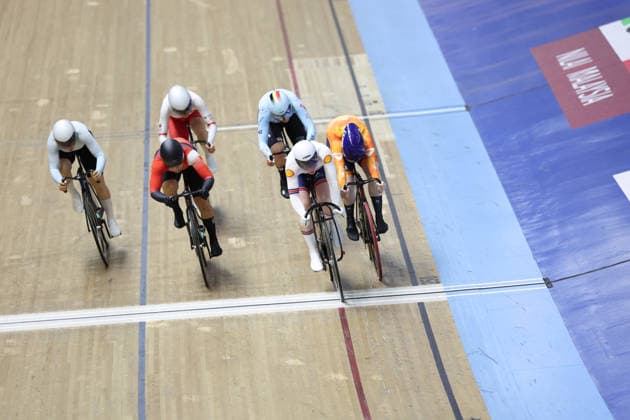 UCI Track World Cup: Nilai Picture by Alex Whitehead SWpix.com - 26 04 2026 - Cycling - UCI Track World Cup: Nilai - Velodrom Nasional Malaysia, Nilai, Malaysia - Women s Keirin - Semifinals - Emma Finucane (Great Britain), Hetty van de Wouw (Netherlands), Lijuan Wang (China), Zita Gheysens (Belgium), Iana Burlakova (AIN) Copyright: x xSWpix.comx(t axPhotographyxHubxLtd)xAlexxWhitehead SWpix.comx SWP-3030-13279