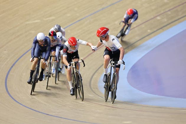 UCI Track World Cup: Nilai Picture by Alex Whitehead SWpix.com - 26 04 2026 - Cycling - UCI Track World Cup: Nilai - Velodrom Nasional Malaysia, Nilai, Malaysia - Men s Madison - Final - Noah Bögli (Switzerland) and Alex Vogel (Switzerland) Copyright: x xSWpix.comx(t axPhotographyxHubxLtd)xAlexxWhitehead SWpix.comx SWP-3030-13309