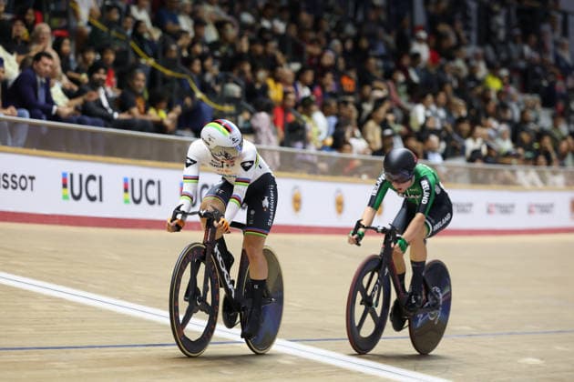 UCI Track World Cup: Nilai Picture by Alex Whitehead SWpix.com - 26 04 2026 - Cycling - UCI Track World Cup: Nilai - Velodrom Nasional Malaysia, Nilai, Malaysia - Women s Omnium - Elimination Race 3 4 - Lorena Wiebes (Netherlands), Lara Gillespie (Ireland) Copyright: x xSWpix.comx(t axPhotographyxHubxLtd)xAlexxWhitehead SWpix.comx SWP-3030-13333