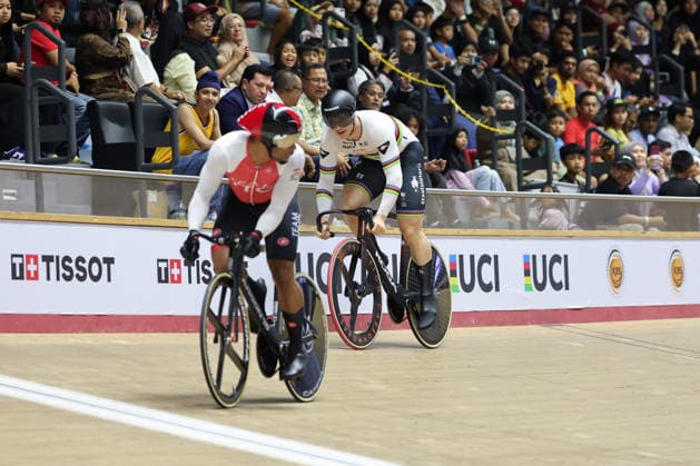 UCI Track World Cup: Nilai Picture by Alex Whitehead SWpix.com - 26 04 2026 - Cycling - UCI Track World Cup: Nilai - Velodrom Nasional Malaysia, Nilai, Malaysia - Men s Sprint - Final for Gold - Harrie Lavreysen (Netherlands), Nicholas Paul (Trinidad and Tobago) Copyright: x xSWpix.comx(t axPhotographyxHubxLtd)xAlexxWhitehead SWpix.comx SWP-3030-13345