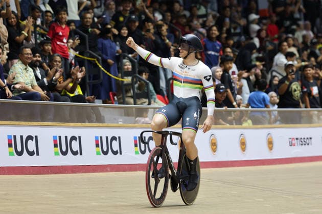 UCI Track World Cup: Nilai Picture by Alex Whitehead SWpix.com - 26 04 2026 - Cycling - UCI Track World Cup: Nilai - Velodrom Nasional Malaysia, Nilai, Malaysia - Men s Sprint - Final for Gold - Harrie Lavreysen (Netherlands) wins the Gold Medal Copyright: x xSWpix.comx(t axPhotographyxHubxLtd)xAlexxWhitehead SWpix.comx SWP-3030-13348