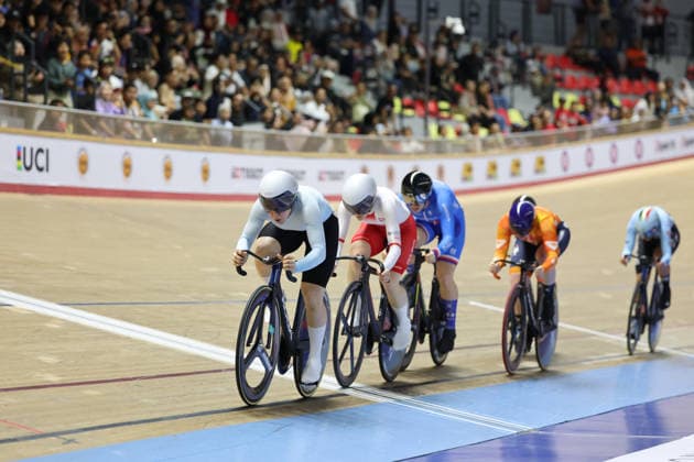 UCI Track World Cup: Nilai Picture by Alex Whitehead SWpix.com - 26 04 2026 - Cycling - UCI Track World Cup: Nilai - Velodrom Nasional Malaysia, Nilai, Malaysia - Women s Keirin - Finals - Final 7-12 - Iana Burlakova (AIN), Nikola Sibiak (Poland) Copyright: x xSWpix.comx(t axPhotographyxHubxLtd)xAlexxWhitehead SWpix.comx SWP-3030-13353