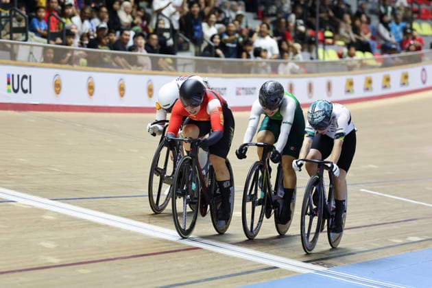 UCI Track World Cup: Nilai Picture by Alex Whitehead SWpix.com - 26 04 2026 - Cycling - UCI Track World Cup: Nilai - Velodrom Nasional Malaysia, Nilai, Malaysia - Women s Keirin - Finals - Final 1-6 For Gold - Lijuan Wang (China), Luz Daniela Gaxiola Gonzalez (Mexico), Lauriane Genest (Canada) Copyright: x xSWpix.comx(t axPhotographyxHubxLtd)xAlexxWhitehead SWpix.comx SWP-3030-13359