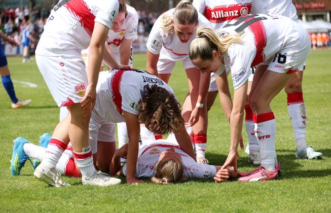 26 04 2026, Germany, Stuttgart, Soccer 2 Womens Bundesliga, Matchday 15, VfB Stuttgart vs SV Meppen 1912, Cheering after the 2 0 goal, Scorer Maximiliane Rall VfB