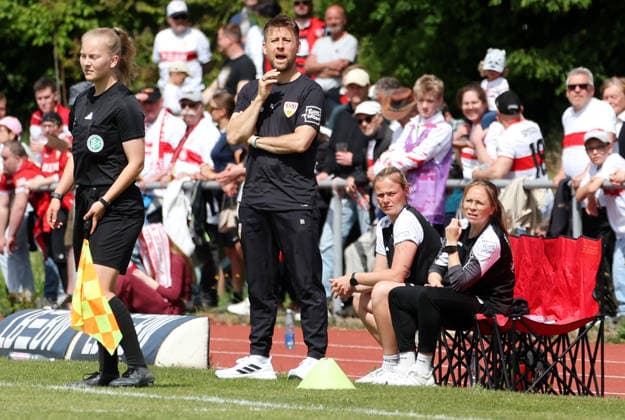 26 04 2026, Germany, Stuttgart, Soccer 2 Womens Bundesliga, Matchday 15, VfB Stuttgart vs SV Meppen 1912, VfB Coach Nico Schneck