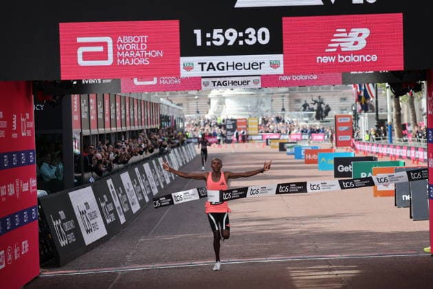 26 04 2026. London, United Kingdom. Sabastian Sawe breaks two hour barrier as he wins the Elite men™s race at the London Marathon.  xStephenxLockx xixImagesx IIM-26734-0019