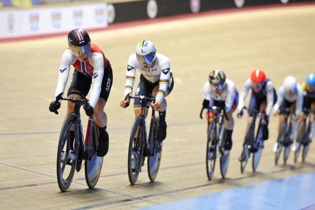 UCI Track World Cup: Nilai Picture by Alex Whitehead SWpix.com - 26 04 2026 - Cycling - UCI Track World Cup: Nilai - Velodrom Nasional Malaysia, Nilai, Malaysia - Women s Omnium - Points Race 4 4 - Anita Yvonne Stenberg (Norway), Lorena Wiebes (Netherlands) Copyright: x xSWpix.comx(t axPhotographyxHubxLtd)xAlexxWhitehead SWpix.comx SWP-3030-13372