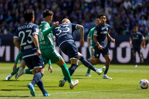 26 04 2026, GER, Soccer, Men, 2 BL, Season 2025 2026, Vfl Bochum vs SpVgg Greuther Fürth Philipp Hofmann Bochum scores the goal for 1 0 Bochum vonovia Ruhrstadion Nordrhein Westfalen Germany Copyright: xAdrianxSchlüterx