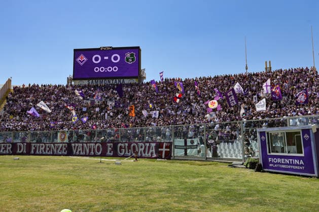 ACF Fiorentina v US Sassuolo Calcio - Serie A Supporters of ACF Fiorentina prior to the Italian Serie A football match between ACF Fiorentina and US Sassuolo Calcio , on April 26 ,2026 at the Artemio-Franchi stadium in Florence. Firenze FI Italy  Copyright: xAndreaxMartinix originalFilename:martini-acffiore260426_np39h.jpg