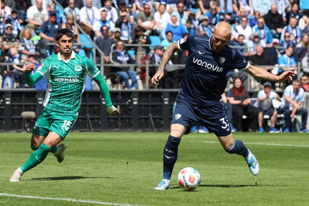 26 04 2026, xrekx, Fußball 2 Bundesliga, VfL Bochum SpVgg Greuther Fuerth v l Goal shot to 1 0 by Philipp Hofmann VfL Bochum DFL DFB REGULATIONS PROHIBIT ANY USE OF PHOTOGRAPHS as IMAGE SEQUENCES and or QUASI VIDEO Bochum