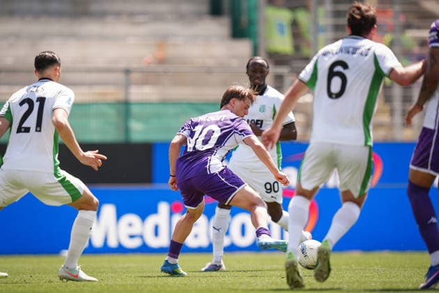 FiorentinaÕs Albert Gudmundsson in action during the Serie A soccer match between Fiorentina and Sassuolo at the Artemio Franchi Stadium in Florence, north Italy - Sunday, April 26, 2026 -  Copyright: xMassimoxPaolone LaPressex
