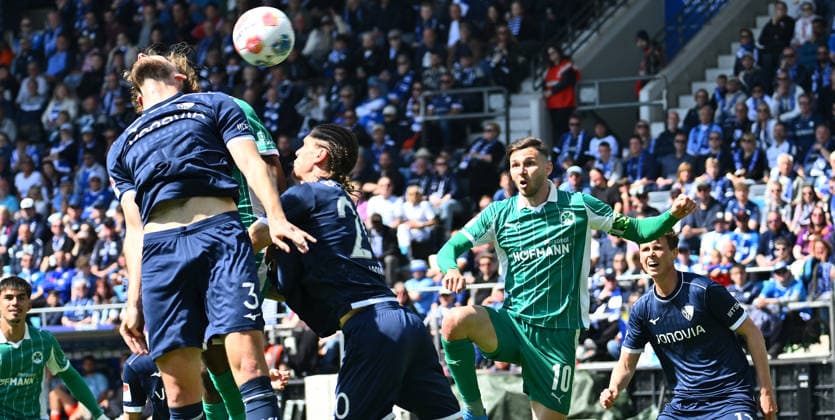 26 04 2026 Soccer Season 2025 2026 2 Soccer Bundesliga 31 Matchday VfL Bochum SpVgg Greuther Fürth SGF Kleeblatt Sportfoto Zink xwoxzix DFL regulations prohibit any use of photographs as image sequences and or quasi video only for editorial use Noel Futkeu 9, SpVgg Greuther Fürth , concealed header on crossbar against Philipp Strompf 3, VfL Bochum Noah Loosli 20, VfL Bochum