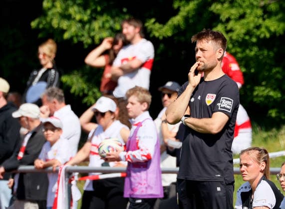 26 04 2026, Germany, Stuttgart, Soccer 2 Womens Bundesliga, Matchday 15, VfB Stuttgart vs SV Meppen 1912, VfB Coach Nico Schneck