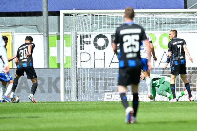 Paderborn, Home Deluxe Arena, 26 04 26, GER, Herren, 2 Bundesliga, Saison 2025 2026, SC Paderborn 07 FC Schalke 04 Bild Stefano MARINO Paderborn macht das Tor zum 2 0 DFL regulations prohibit any use of photographs as image sequences and or quasi video NRW Germany