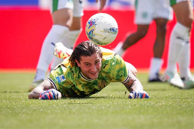 SassuoloÕs goalkeeper Stefano Turati looks the ball during the Serie A soccer match between Fiorentina and Sassuolo at the Artemio Franchi Stadium in Florence, north Italy - Sunday, April 26, 2026 -  Copyright: xMassimoxPaolone LaPressex