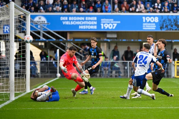 Paderborn, Home Deluxe Arena, 26 04 26, GER, Herren, 2 Bundesliga, Saison 2025 2026, SC Paderborn 07 FC Schalke 04 Bild Adil AOUCHICHE Schalke macht das Tor zum 2 2 DFL regulations prohibit any use of photographs as image sequences and or quasi video NRW Deutschland