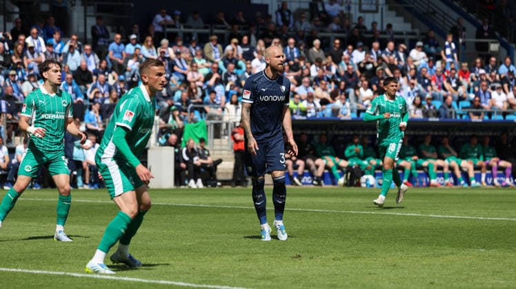 26 04 2026, xrekx, Soccer 2 Bundesliga, VfL Bochum SpVgg Greuther Fuerth v l Philipp Hofmann VfL Bochum DFL DFB REGULATIONS PROHIBIT ANY USE OF PHOTOGRAPHS as IMAGE SEQUENCES and or QUASI VIDEO Bochum
