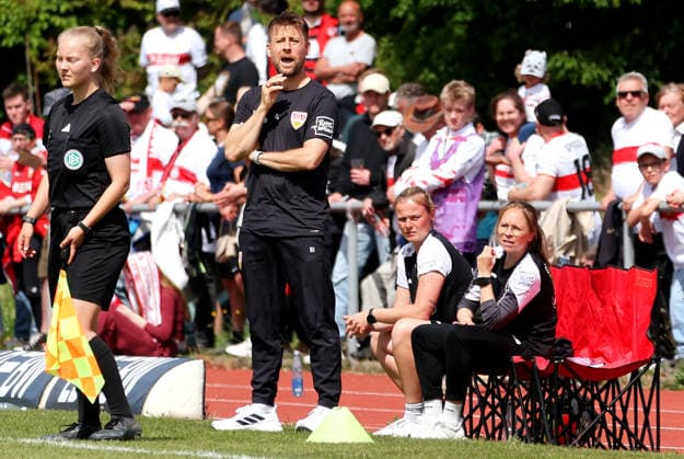 26 04 2026, Germany, Stuttgart, Soccer 2 Womens Bundesliga, Matchday 15, VfB Stuttgart vs SV Meppen 1912, VfB Coach Nico Schneck