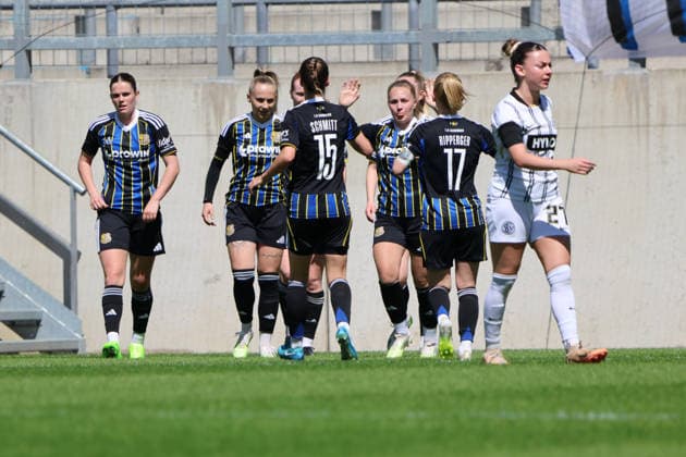 26 04 2026, Soccer, Women, Regionalliga Südwest, Season 2025 2026, 1 FC Saarbrücken SV 07 Elversberg, Goal celebration to 1 0, Goalscorer Leonie Stöhr 1 FC Saarbrücken Saarbrücken Ludwigsparkstadion Saarland Germany DEU Copyright: xSebastianxBachx