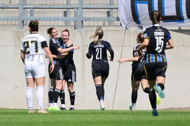 26 04 2026, Soccer, Women, Regionalliga Südwest, Season 2025 2026, 1 FC Saarbrücken SV 07 Elversberg, Goal celebration to 1 0, Goalscorer Leonie Stöhr 1 FC Saarbrücken Saarbrücken Ludwigsparkstadion Saarland Germany DEU Copyright: xSebastianxBachx
