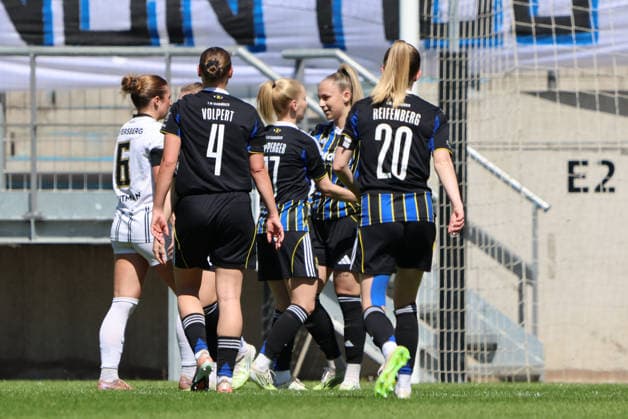 26 04 2026, Soccer, Women, Regionalliga Südwest, Season 2025 2026, 1 FC Saarbrücken SV 07 Elversberg, Goal celebration to 2 0, Goal scorer Kimberly Ruhstorfer 1 FC Saarbrücken Saarbrücken Ludwigsparkstadion Saarland Germany DEU Copyright: xSebastianxBachx