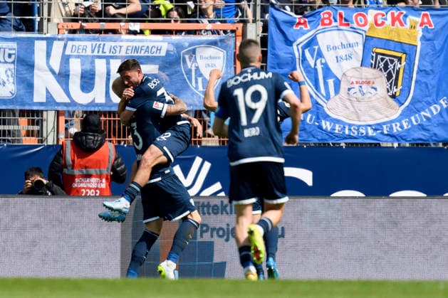 Philipp Hofmann VfL Bochum celebrates after scoring his team s second goal during the 2 Bundesliga match between VfL Bochum and SpVgg Greuther Fürth at Vonovia Ruhrstadion on April 26, 2026 in Bochum, Germany, Germany Photo by Max Maiwald DeFodi Images Philipp Hofmann VfL Bochum celebrates after scoring his team s second goal during the 2 Bundesliga match between VfL Bochum and SpVgg Greuther Fürth at Vonovia Ruhrstadion on April 26, 2026 in Bochum, Germany Photo by Max Maiwald DeFodi Images Photo by Max Maiwald DeFodi Images