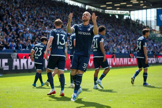 26 04 2026, GER, Soccer, Men, 2 BL, Season 2025 2026, Vfl Bochum vs SpVgg Greuther Fürth Philipp Hofmann Bochum Goal celebration, cheers after his goal for 0 2 Bochum vonovia Ruhrstadion Nordrhein Westfalen Germany Copyright: xAdrianxSchlüterx