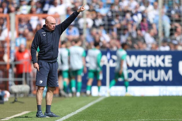 Soccer 2 Bundesliga 31 Matchday VfL Bochum SpVgg Greuther Fürth on 26 04 2026 at Vonovia Ruhrstadion in Bochum Uwe Rösler Coach Head Coach Bochum DFL regulations prohibit any use of photographs as image sequences and or quasi video xJRx
