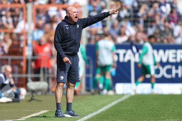 Soccer 2 Bundesliga 31 Matchday VfL Bochum SpVgg Greuther Fürth on 26 04 2026 at Vonovia Ruhrstadion in Bochum Uwe Rösler Coach Head Coach Bochum DFL regulations prohibit any use of photographs as image sequences and or quasi video xJRx