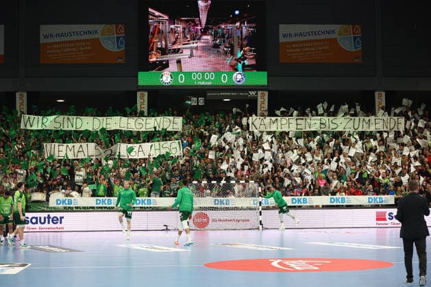 26 04 2026, xovx, Handball Daikin Handball Bundesliga, HSG Wetzlar Bergischer HC Choreography of the fans of HSG Wetzlar Wetzlar Buderus Arena Hessen Germany EN