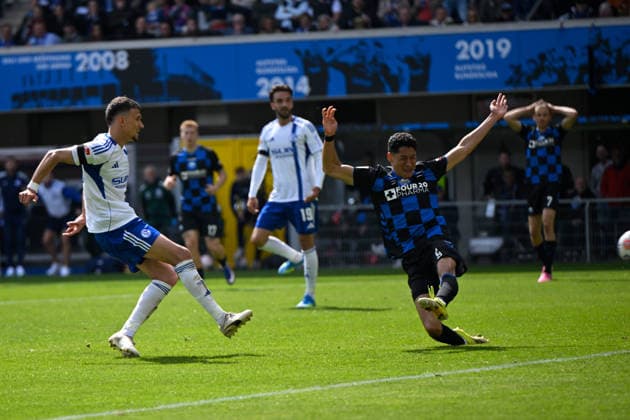 Paderborn, Home Deluxe Arena, 26 04 26, GER, Herren, 2 Bundesliga, Saison 2025 2026, SC Paderborn 07 FC Schalke 04 Bild Dejan LJUBICIC Schalke macht das Tor zum 2 3 DFL regulations prohibit any use of photographs as image sequences and or quasi video NRW Deutschland