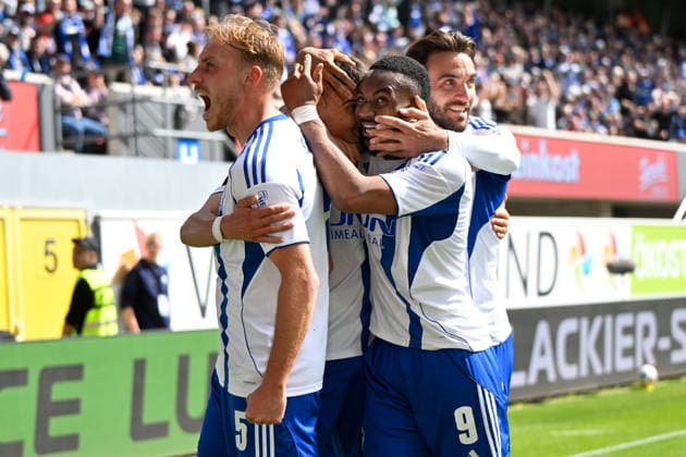 Paderborn, Home Deluxe Arena, 26 04 26, GER, Herren, 2 Bundesliga, Saison 2025 2026, SC Paderborn 07 FC Schalke 04 Bild Dejan LJUBICIC Schalke jubilates after his goal for 2 3 DFL regulations prohibit any use of photographs as image sequences and or quasi video NRW Germany