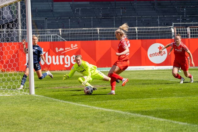 Match scene, offensive action Chiara Bouziane 1 FSV Mainz 05, 10 , GER, 1 FSV Mainz 05 vs VfL Bochum, Soccer, 2 Women Bundesliga, Matchday 23, Season 2025 2026, 26 04 2026, DFB REGULATIONS PROHIBIT ANY USE OF PHOTOGRAPHS AS IMAGE SEQUENCES AND OR QUASI VIDEO, GER, 1 FSV Mainz 05 vs VfL Bochum, Football, 2 Womens Bundesliga, Matchday 23, Season 2025 2026, 26 04 2026 Mainz Copyright: xEibner-Pressefoto Jan-NiclasxGrox EP_JGG