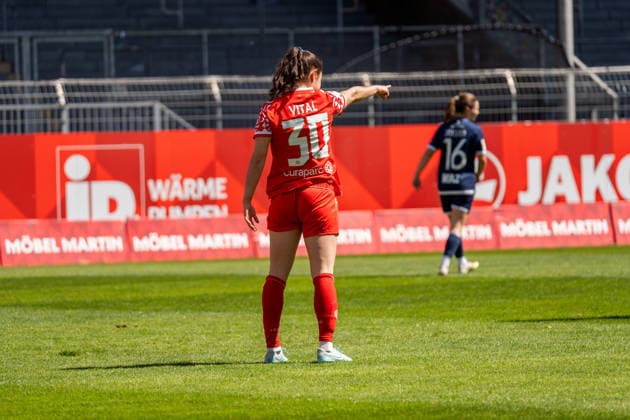 Celebration for the 1-0 goal by Vital Kats 1 FSV Mainz 05, 30 , GER, 1 FSV Mainz 05 vs VfL Bochum, Football, 2 Womens Bundesliga, Matchday 23, Season 2025 2026, 26 04 2026, DFB REGULATIONS PROHIBIT ANY USE OF PHOTOGRAPHS AS IMAGE SEQUENCES AND OR QUASI VIDEO, GER, 1 FSV Mainz 05 vs VfL Bochum, Football, 2 Womens Bundesliga, Matchday 23, Season 2025 2026, 26 04 2026 Mainz Copyright: xEibner-Pressefoto Jan-NiclasxGrox EP_JGG
