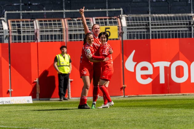 Kara Bathmann 1 FSV Mainz 05, 04 , f l Johanna Berg 1 FSV Mainz 05, 09 , Yurina Imai 1 FSV Mainz 05, 14 , GER, 1 FSV Mainz 05 vs VfL Bochum, Soccer, 2 Womens Bundesliga, Matchday 23, Season 2025 2026, 26 04 2026, DFB REGULATES PROHIBIT ANY USE OF PHOTOGRAPHS AS IMAGE SEQUENCES AND OR QUASI VIDEO, GER, 1 FSV Mainz 05 vs VfL Bochum, Football, 2 Womens Bundesliga, Matchday 23, Season 2025 2026, 26 04 2026 Mainz Copyright: xEibner-Pressefoto Jan-NiclasxGrox EP_JGG