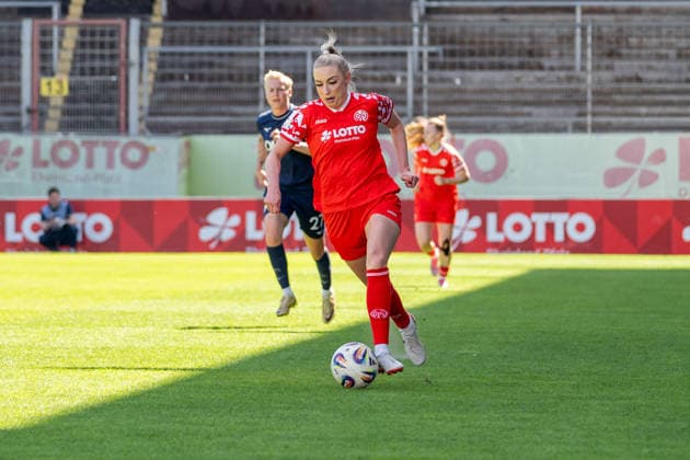 Free position, dribbling, offensive action Chiara Bouziane 1 FSV Mainz 05, 10 , GER, 1 FSV Mainz 05 vs VfL Bochum, Football, 2 Women Bundesliga, Matchday 23, Season 2025 2026, 26 04 2026, DFB REGULATIONS PROHIBIT ANY USE OF PHOTOGRAPHS AS IMAGE SEQUENCES AND OR QUASI VIDEO, GER, 1 FSV Mainz 05 vs VfL Bochum, Football, 2 Womens Bundesliga, Matchday 23, Season 2025 2026, 26 04 2026 Mainz Copyright: xEibner-Pressefoto Jan-NiclasxGrox EP_JGG
