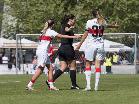 Dafina Redzepi VfB Stuttgart, 07 and Fabienne Dongus VfB Stuttgart, 33 discuss with referee Paula Mayer GER, VfB Stuttgart vs SV Meppen, Football, 2 Womens Bundesliga, Matchday 23, Season 2025 2026, 26 04 2026 GER, VfB Stuttgart vs SV Meppen, Football, 2 Womens Bundesliga, Matchday 23, Season 2025 2026, 26 04 2026 Stuttgart Copyright: xEibner-Pressefoto CarstenxSchwerx EP_CSG