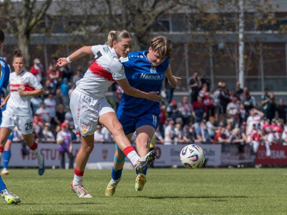 Leonie Schetter VfB Stuttgart, 77 clears ahead of Lea Mauly SV Meppen, 19 GER, VfB Stuttgart vs SV Meppen, Football, 2 Womens Bundesliga, Matchday 23, Season 2025 2026, 26 04 2026 GER, VfB Stuttgart vs SV Meppen, Football, 2 Womens Bundesliga, Matchday 23, Season 2025 2026, 26 04 2026 Stuttgart Copyright: xEibner-Pressefoto CarstenxSchwerx EP_CSG