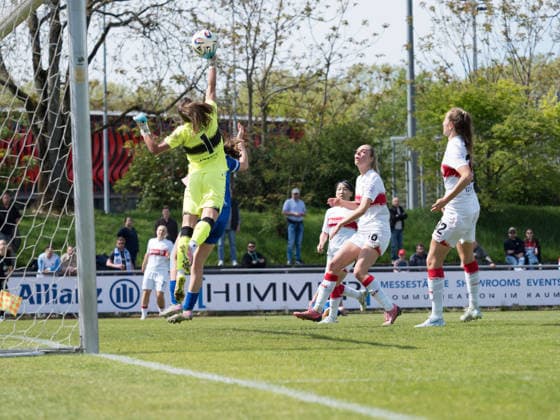 Kiara Beck VfB Stuttgart, 01 klaert zur Ecke GER, VfB Stuttgart vs SV Meppen, Football, 2 Womens Bundesliga, Matchday 23, Season 2025 2026, 26 04 2026 GER, VfB Stuttgart vs SV Meppen, Football, 2 Womens Bundesliga, Matchday 23, Season 2025 2026, 26 04 2026 Stuttgart Copyright: xEibner-Pressefoto CarstenxSchwerx EP_CSG