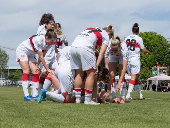 Goalscorer for 2 0 Maxi Rall VfB Stuttgart, 08 with injury on the ground GER, VfB Stuttgart vs SV Meppen, Football, 2 Womens Bundesliga, Matchday 23, Season 2025 2026, 26 04 2026 GER, VfB Stuttgart vs SV Meppen, Football, 2 Womens Bundesliga, Matchday 23, Season 2025 2026, 26 04 2026 Stuttgart Copyright: xEibner-Pressefoto CarstenxSchwerx EP_CSG
