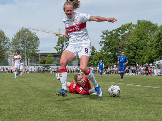Carla Steenken SV Meppen, 30 reaches past the ball, Maxi Rall VfB Stuttgart, 08 gets past GER, VfB Stuttgart vs SV Meppen, Football, 2 Womens Bundesliga, Matchday 23, Season 2025 2026, 26 04 2026 GER, VfB Stuttgart vs SV Meppen, Football, 2 Womens Bundesliga, Matchday 23, Season 2025 2026, 26 04 2026 Stuttgart Copyright: xEibner-Pressefoto CarstenxSchwerx EP_CSG