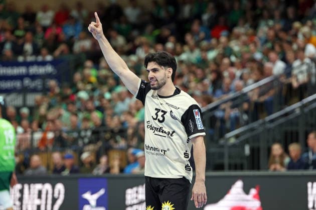 26 04 2026, xovx, Handball Daikin Handball Bundesliga, HSG Wetzlar Bergischer HC Cheers for Eloy Morante Maldonado Bergischer HC Wetzlar Buderus Arena Hessen Germany EN