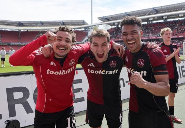 26 04 2026 Soccer Season 2025 2026 2 Soccer Bundesliga 31 Matchday 1 FC Nürnberg FCN Club 1 FC Magdeburg FCM Sportfoto Zink DaMa xdaxmax DFL regulations prohibit any use of photographs as image sequences and or quasi video only for editorial use Jubel Freude nach Spielende Rafael Lubach 18, 1 FC Nürnberg FCN Adam Markhiev 6, 1 FC Nürnberg FCN Henri Koudossou 8, 1 FC Nürnberg FCN