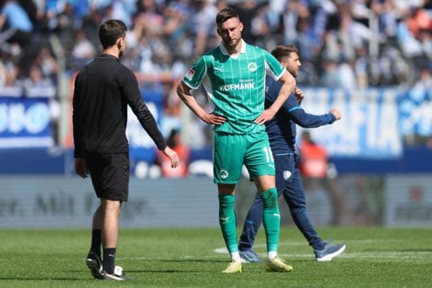 Soccer 2 Bundesliga 31 Matchday VfL Bochum SpVgg Greuther Fürth on 26 04 2026 at Vonovia Ruhrstadion in Bochum Felix Higl Fürth disappointed after the end of the match DFL regulations prohibit any use of photographs as image sequences and or quasi video xJRx