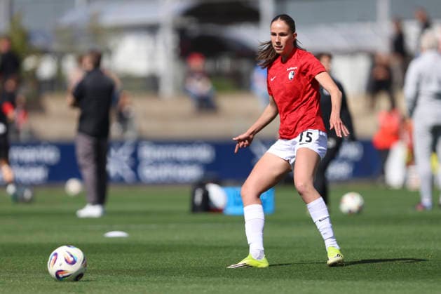 Maj Schneider SC Freiburg warming up during the Woman Bundesliga match between Bayer 04 Leverkusen and SC Freiburg, Ulrich Haberland Stadion on April 26, 2026 in Leverkusen, Germany Photo by Oliver Kaelke DeFodi Images Maj Schneider SC Freiburg warm s up during the Woman Bundesliga match between Bayer 04 Leverkusen and SC Freiburg at Ulrich Haberland Stadion on April 26, 2026 in Leverkusen, Germany Photo by Oliver Kaelke DeFodi Images DFL regulations prohibit any use of photographs as image sequences and or quasi video Photo by Oliver Kaelke DeFodi Images
