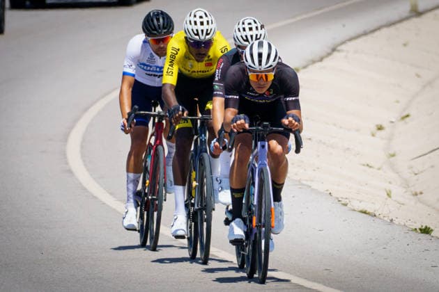 61st Presidential Cycling Tour of Turkiye IZMIR, TURKIYE - APRIL 26: Cyclists compete in the first stage of the 61st Presidential Cycling Tour of Turkiye, a 148-kilometer route from Cesme to Selcuk, on April 26, 2026 in Izmir, Turkiye. Held under the auspices of the Turkish Presidency and supported by the Turkish Youth and Sports Ministry, the 8-stage race is Turkiye s only event in the ProSeries category on the UCI Europe Tour calendar. Ahmet Serdar Eser Anadolu Izmir Turkey. Editorial use only. Please get in touch for any other usage.  Copyright: x2026xAnadoluxAhmetxSerdarxEserx