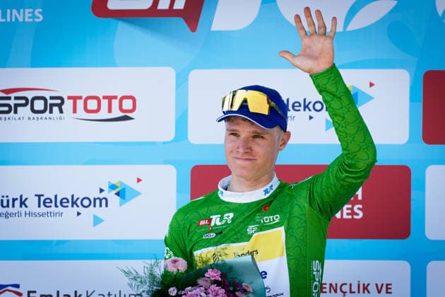 61st Presidential Cycling Tour of Turkiye IZMIR, TURKIYE - APRIL 26: Belgian rider Tom Crabbe of Team Flanders-Baloise celebrates on the podium after winning the first stage of the 61st Presidential Cycling Tour of Turkiye (TUR 2026) istarting from Cesme to Selcuk, on April 26, 2026 in Izmir, Turkiye as he claims turquoise and green jerseys. Ahmet Serdar Eser Anadolu Izmir Turkey. Editorial use only. Please get in touch for any other usage.  Copyright: x2026xAnadoluxAhmetxSerdarxEserx